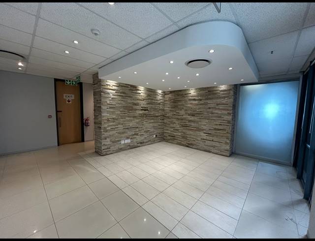898M² OFFICE TO LET IN SANDTON CENTRAL
